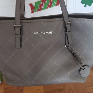 Micheal kors purse